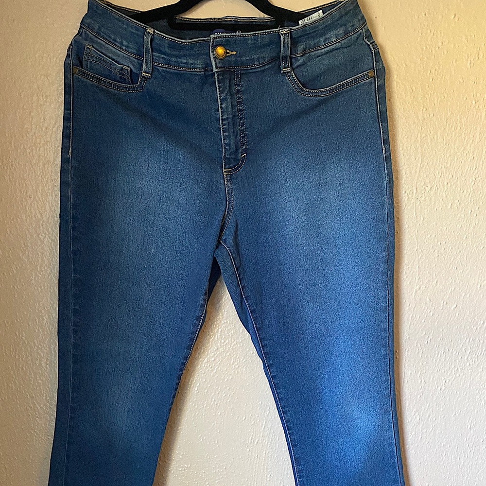 Bandolino Amy Straight Leg Jeans Size 10